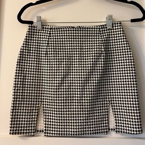 Houndstooth mini skirt